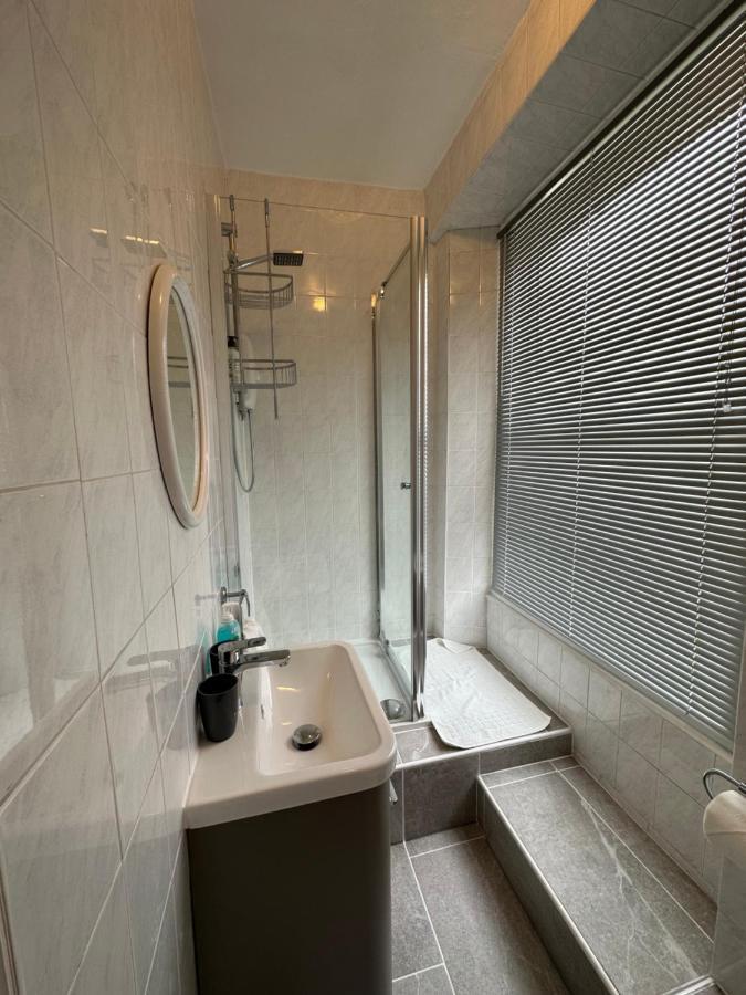 Manor Lodge Guesthouse Keynsham Bagian luar foto