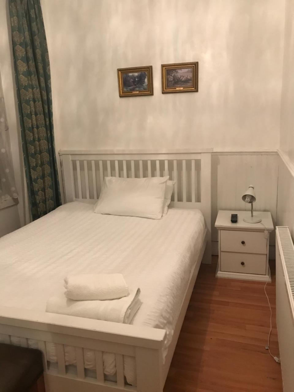 Manor Lodge Guesthouse Keynsham Bagian luar foto
