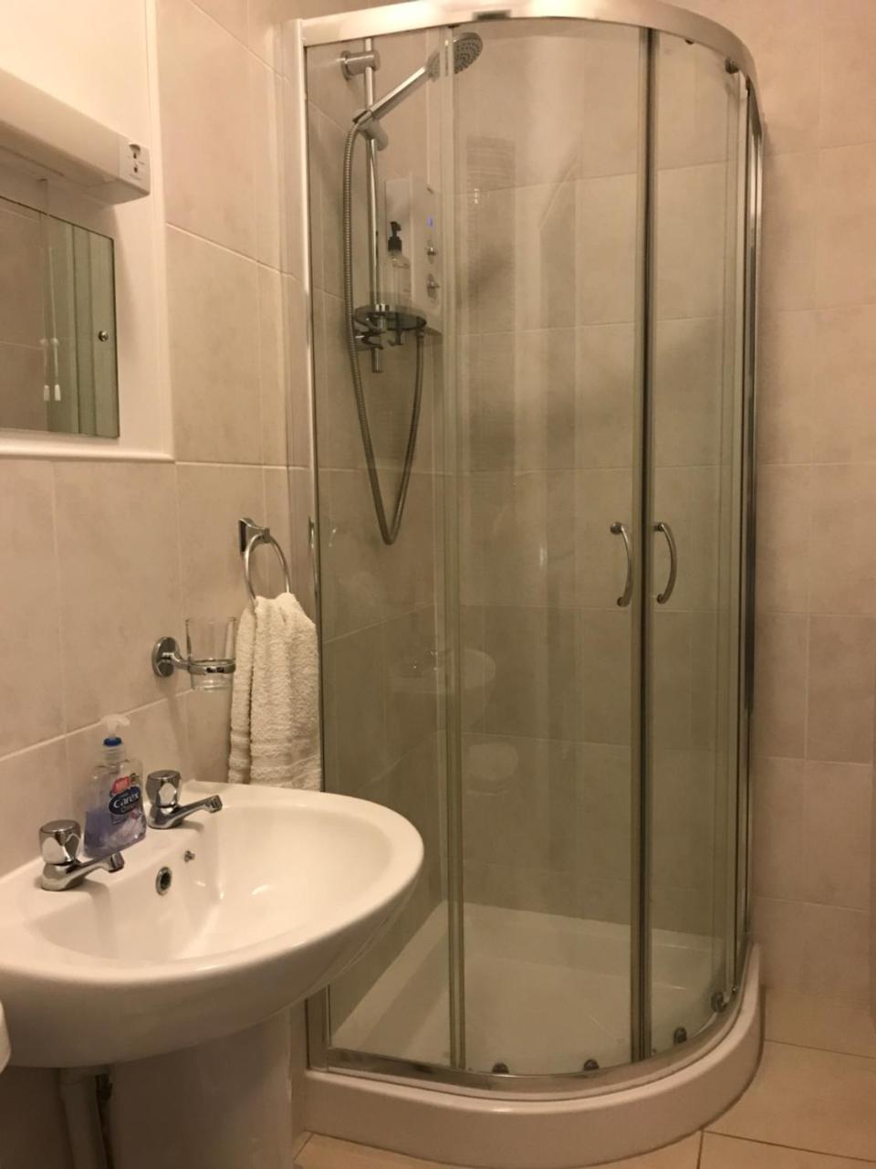 Manor Lodge Guesthouse Keynsham Bagian luar foto